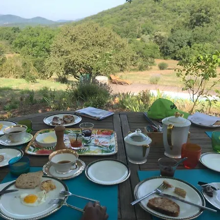 Domaine De Montbarri Bed & Breakfast *