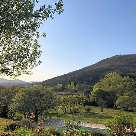 Domaine De Montbarri Bed & Breakfast