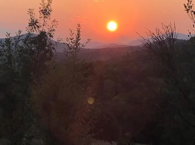 Domaine De Montbarri Bed & Breakfast 3*
